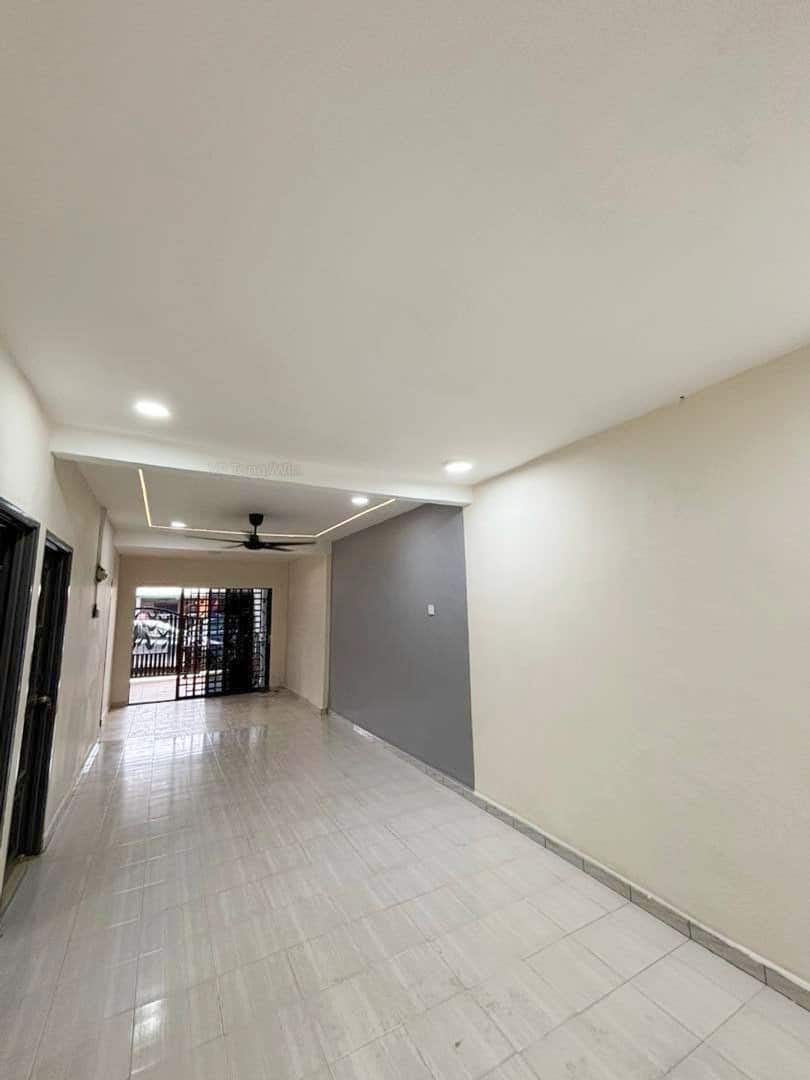 Single Storey Low Cost Intermediate unit Jalan Pakis 1x 2