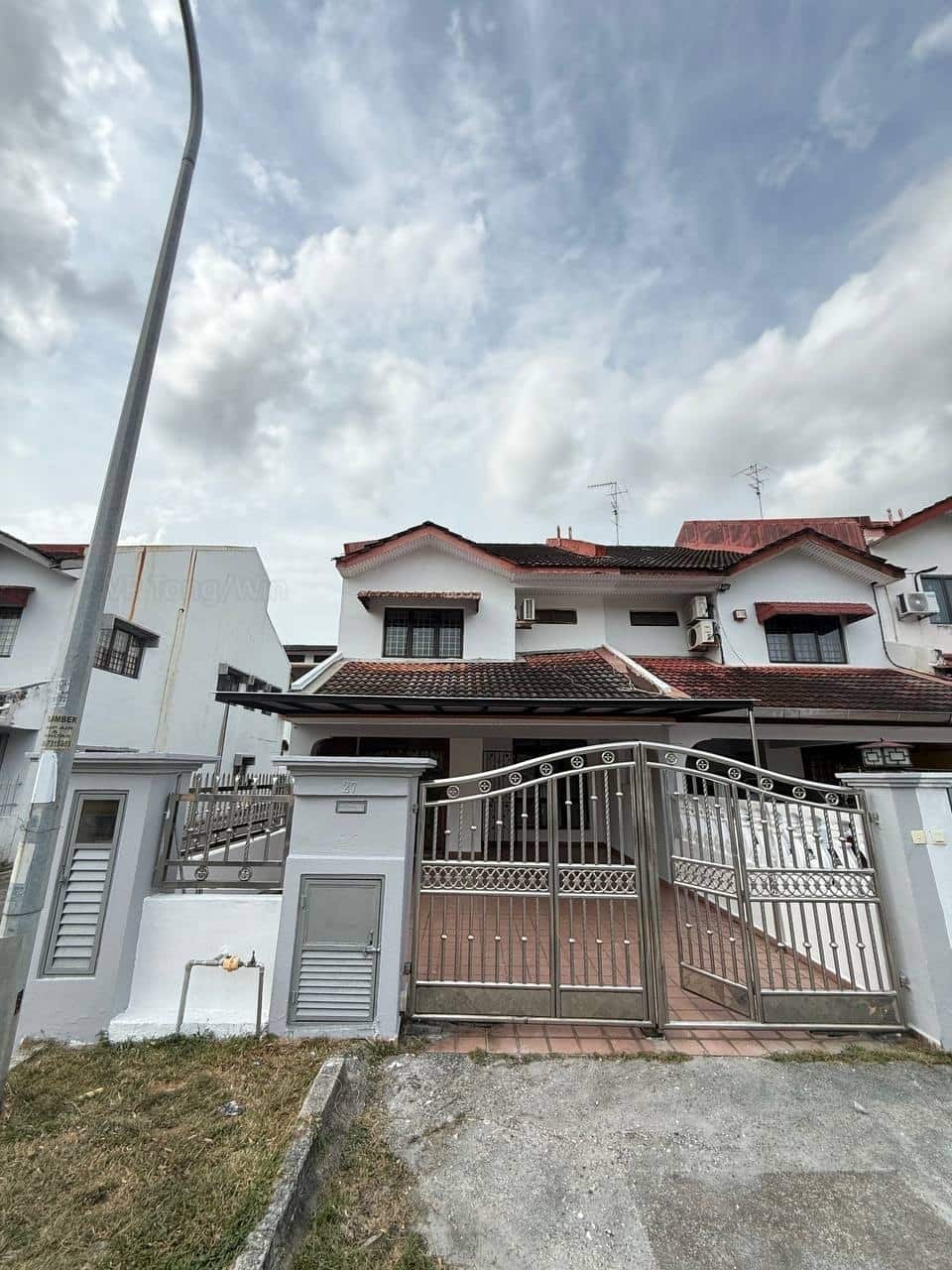 Double Storey End Lot Jalan mutiara emas 3/x 4