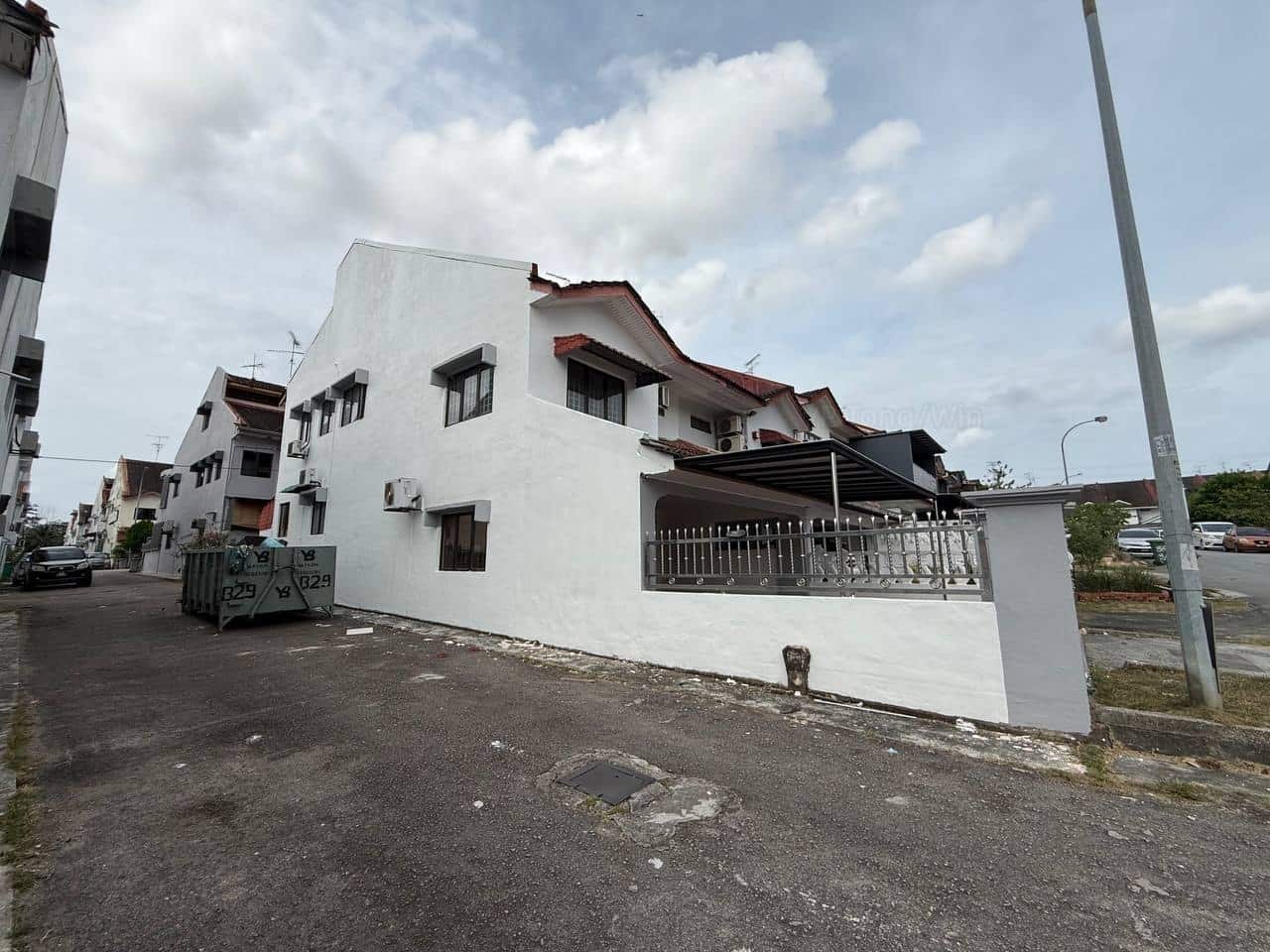 Double Storey End Lot Jalan mutiara emas 3/x 7