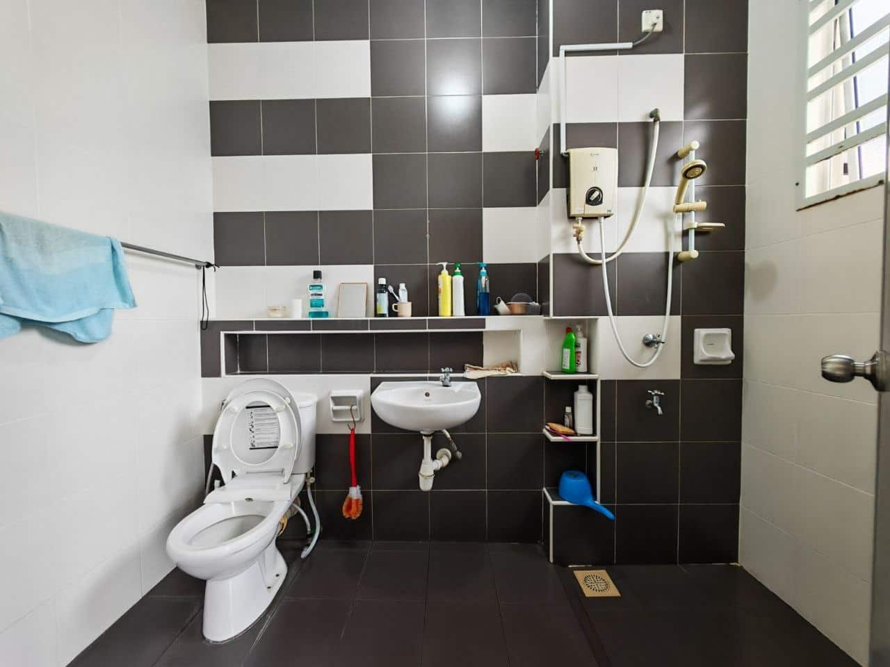 2 storey Terrace House Setia Indah 9