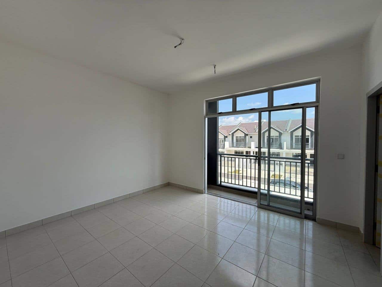 Double Storey Intermediate Meridin East (Hazel) 1