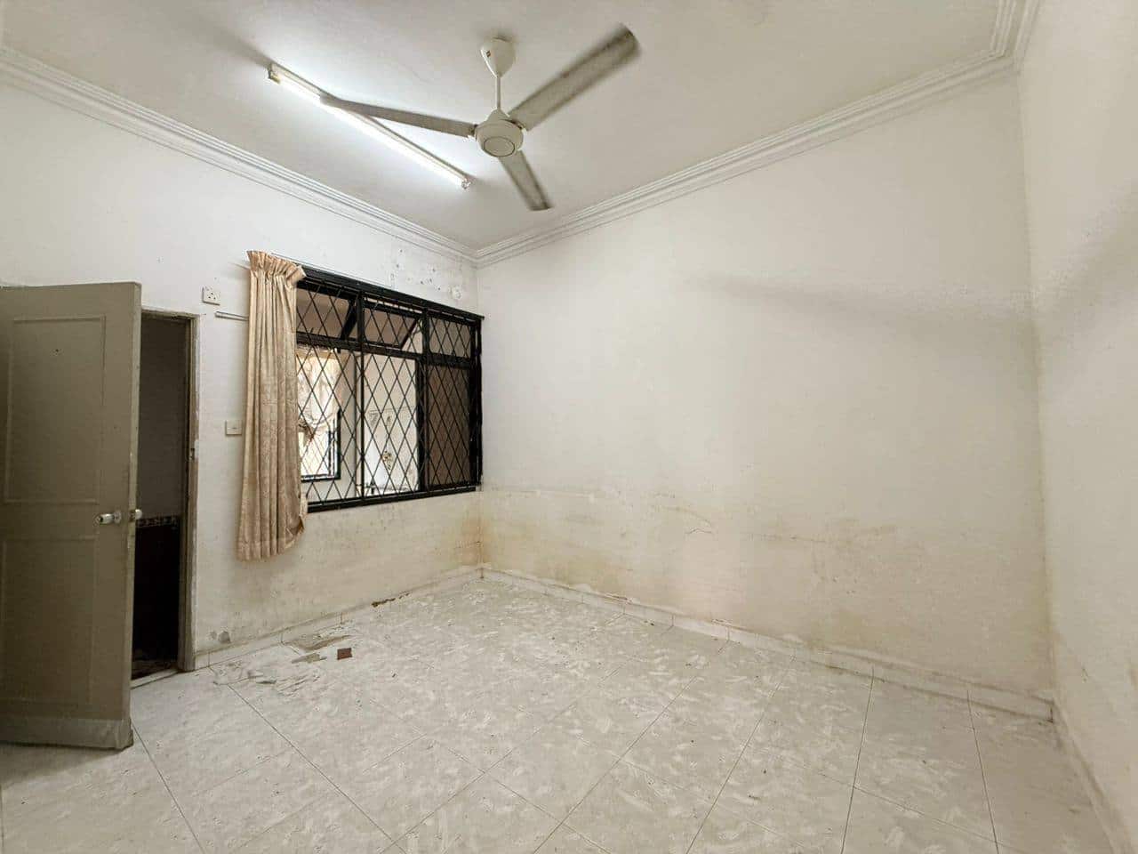 Double Storey Corner Lot Taman Sutera Perling 4