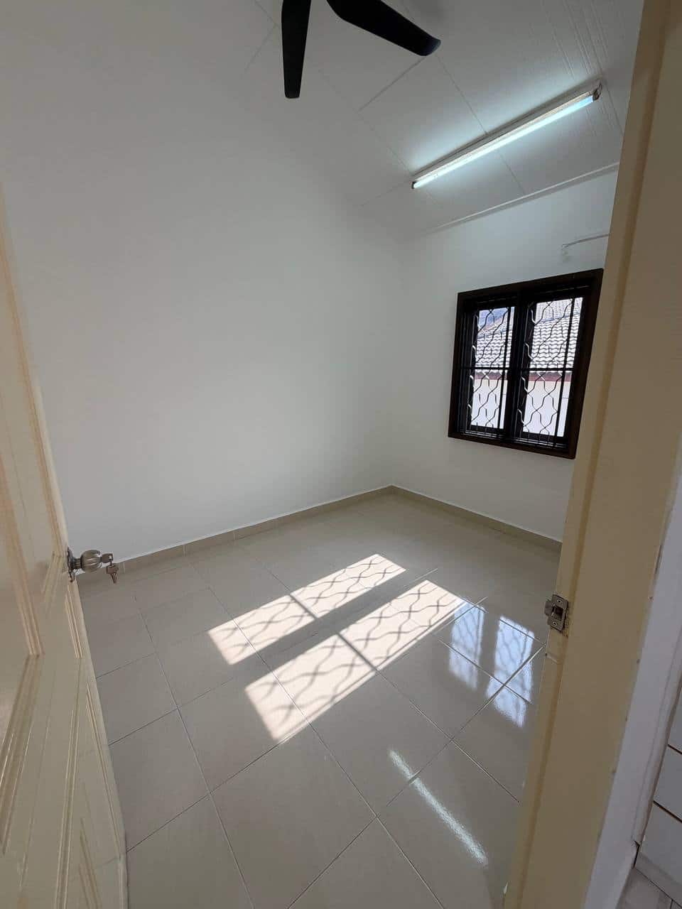 Single Storey Taman Daya 7
