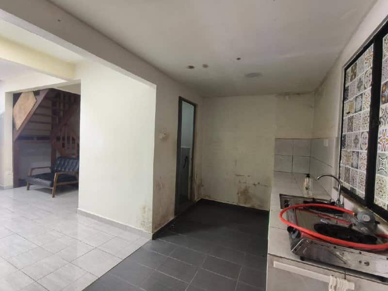 Double storey Low cost Jalan Silat Gayung, Bandar Selesa Jaya 9