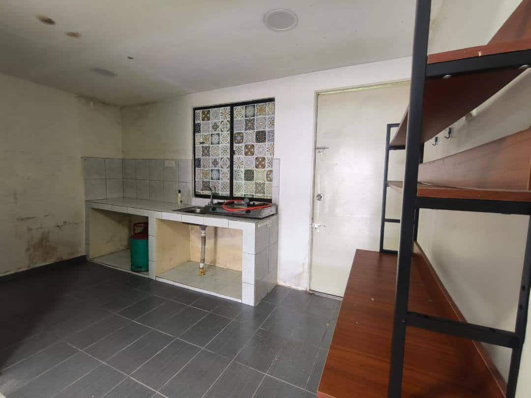 Double storey Low cost Jalan Silat Gayung, Bandar Selesa Jaya 8