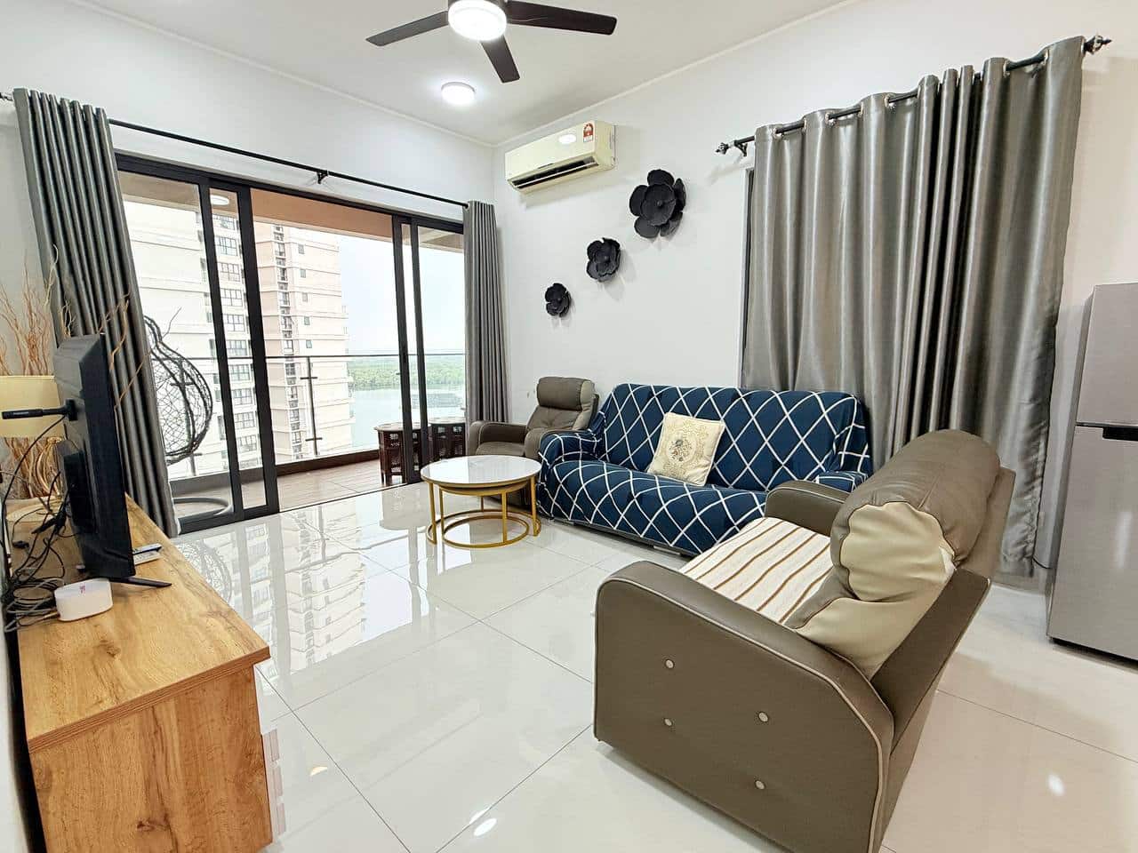 Condo Bay Laurel @ Danga Bay