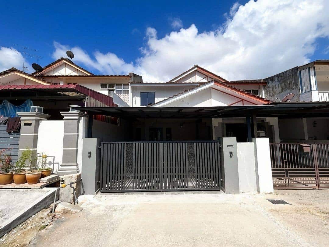 Double Storey Terrace House Kulai