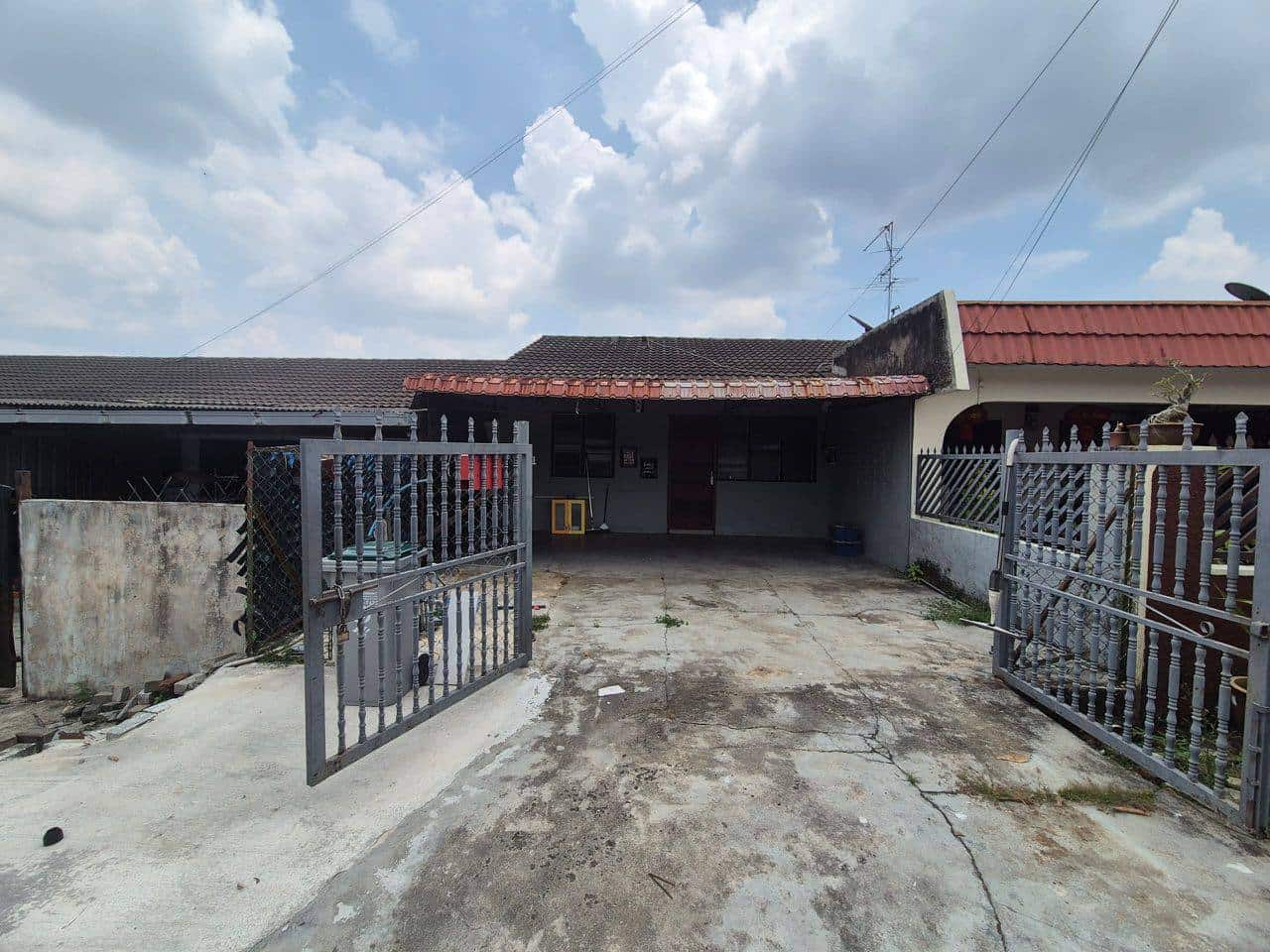 Single Storey Low Cost Taman Universiti 2