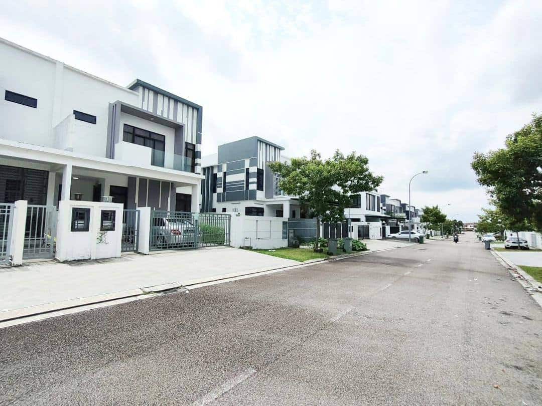Double Story Cluster House Garden Villas @ Bukit Indah