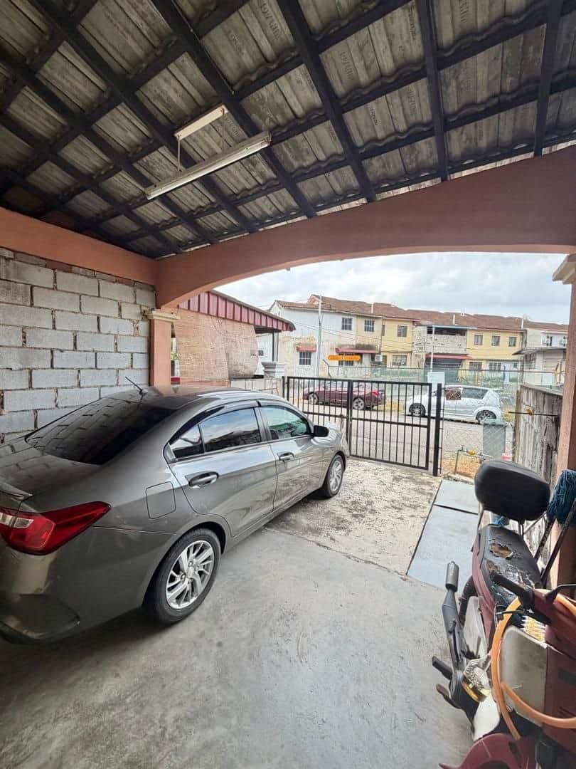 Double storey terrace Tmn Scientex