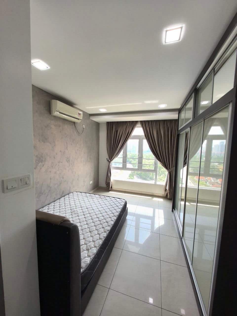 Condominium Golden Sands Residence JB Town 4
