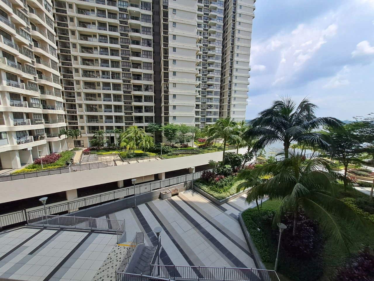 Condo Bay Laurel @ Country Garden Danga Bay 4