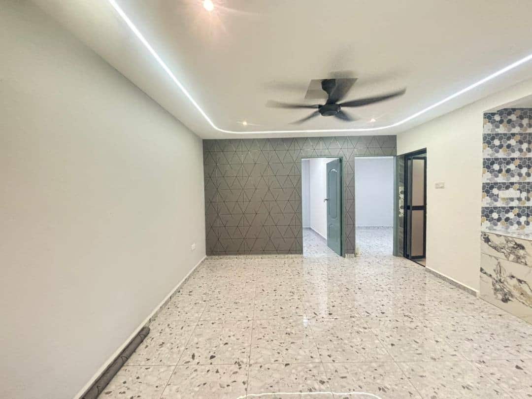 Double Storey Terrace End Lot Taman Universiti 2