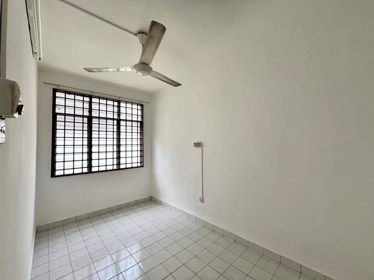 1.5 Storey Semi D Jalan api api 6