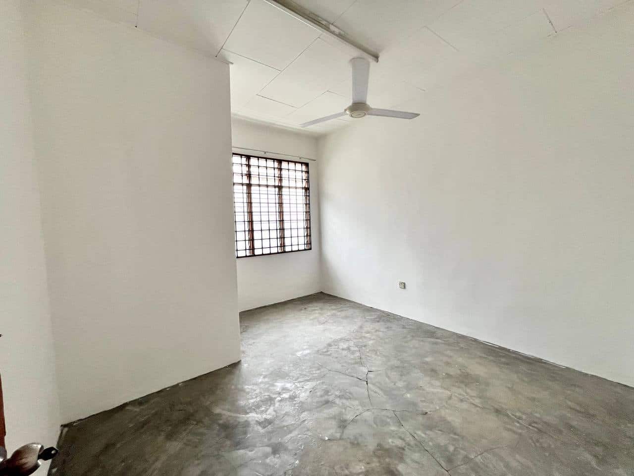 1.5 Storey Semi D Jalan api api 5