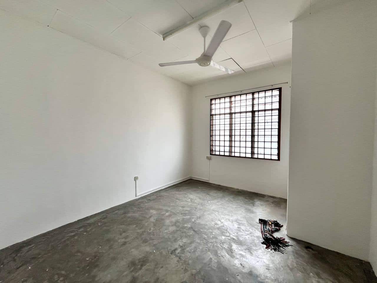 1.5 Storey Semi D Jalan api api 4