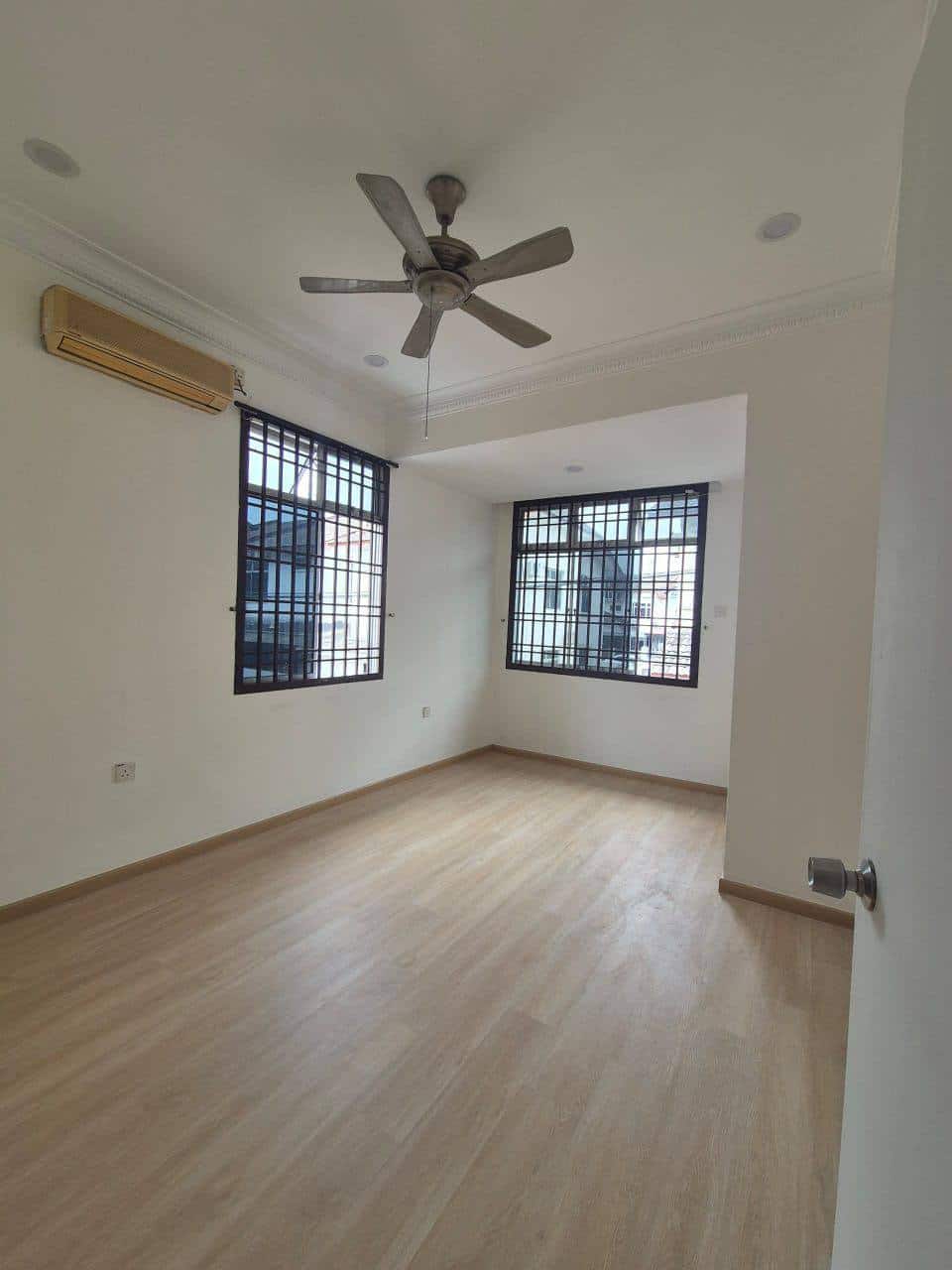 Double Storey Terrace Taman Universiti 3