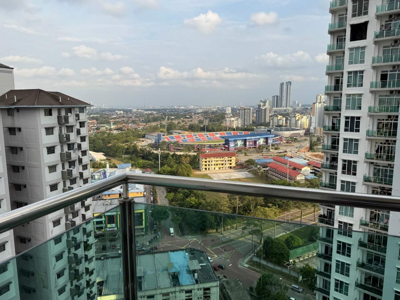 Condominium Larkin