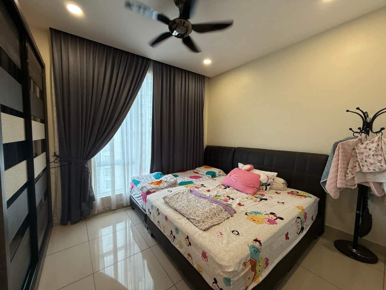 Condominium Larkin 2