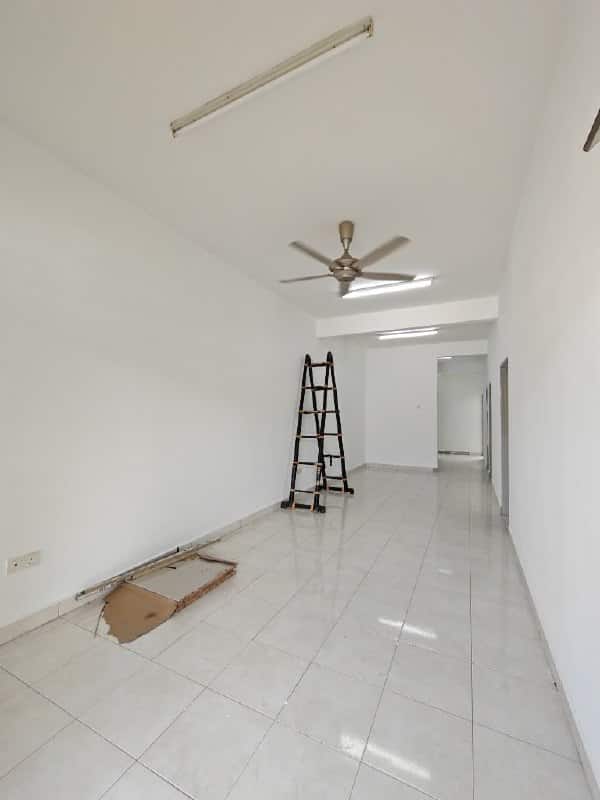 Single Story Terrace Mount Austin 8