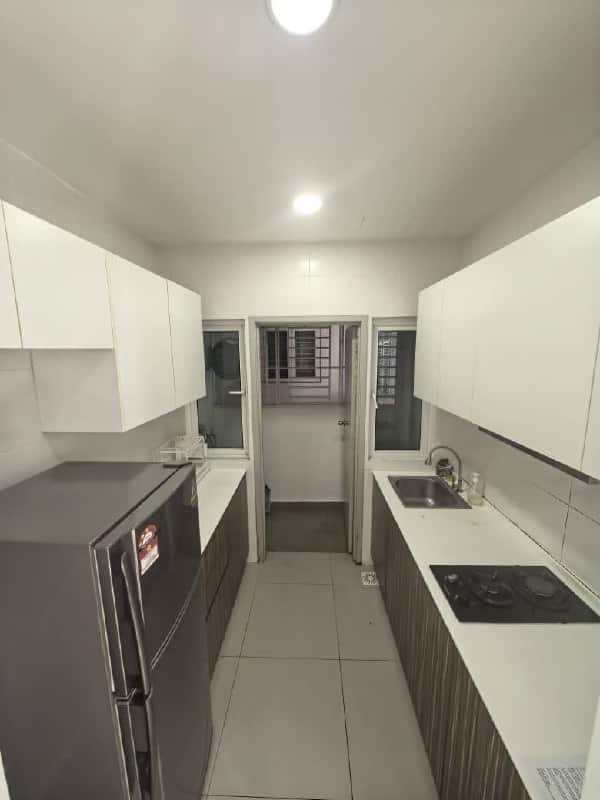 Condo Larkin 6