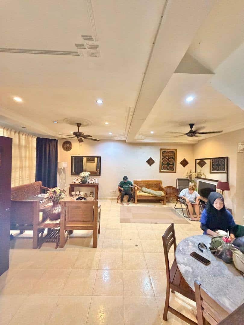 House Taman Desa Tebrau 2