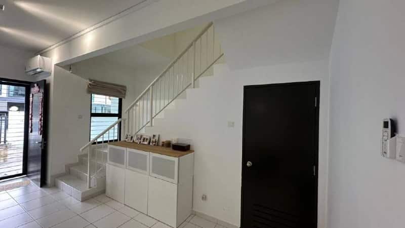 Double Storey House Jalan Austin Duta 4 3
