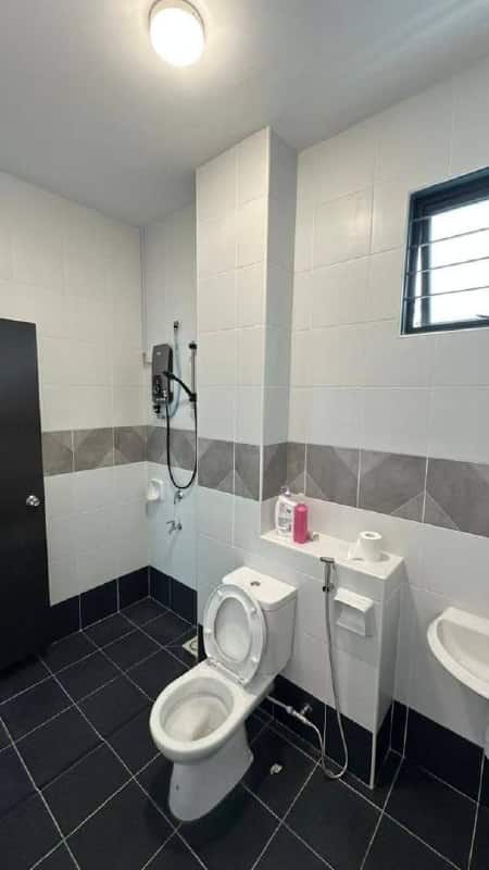 Double Storey House Jalan Austin Duta 4 9