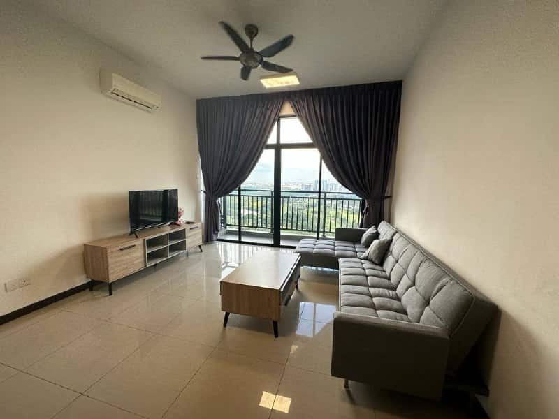 3 Bedroom Molek Regency