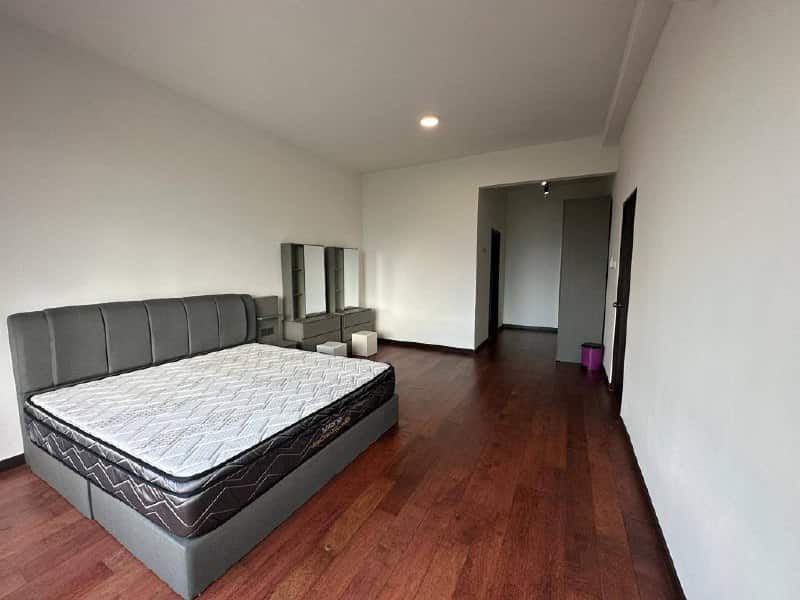 3 Bedroom Molek Regency 4