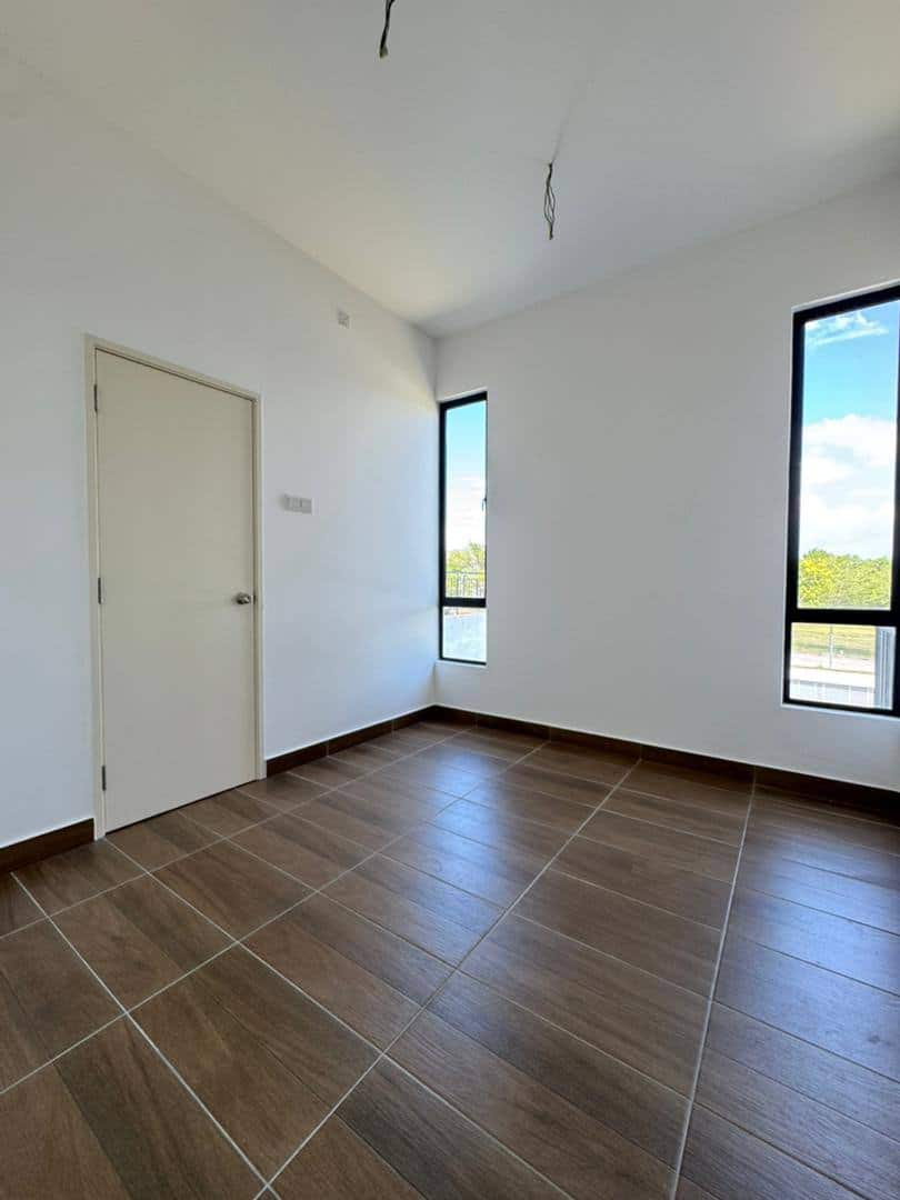Double Storey Cluster House (Corner Unit) Austin Duta 2 5