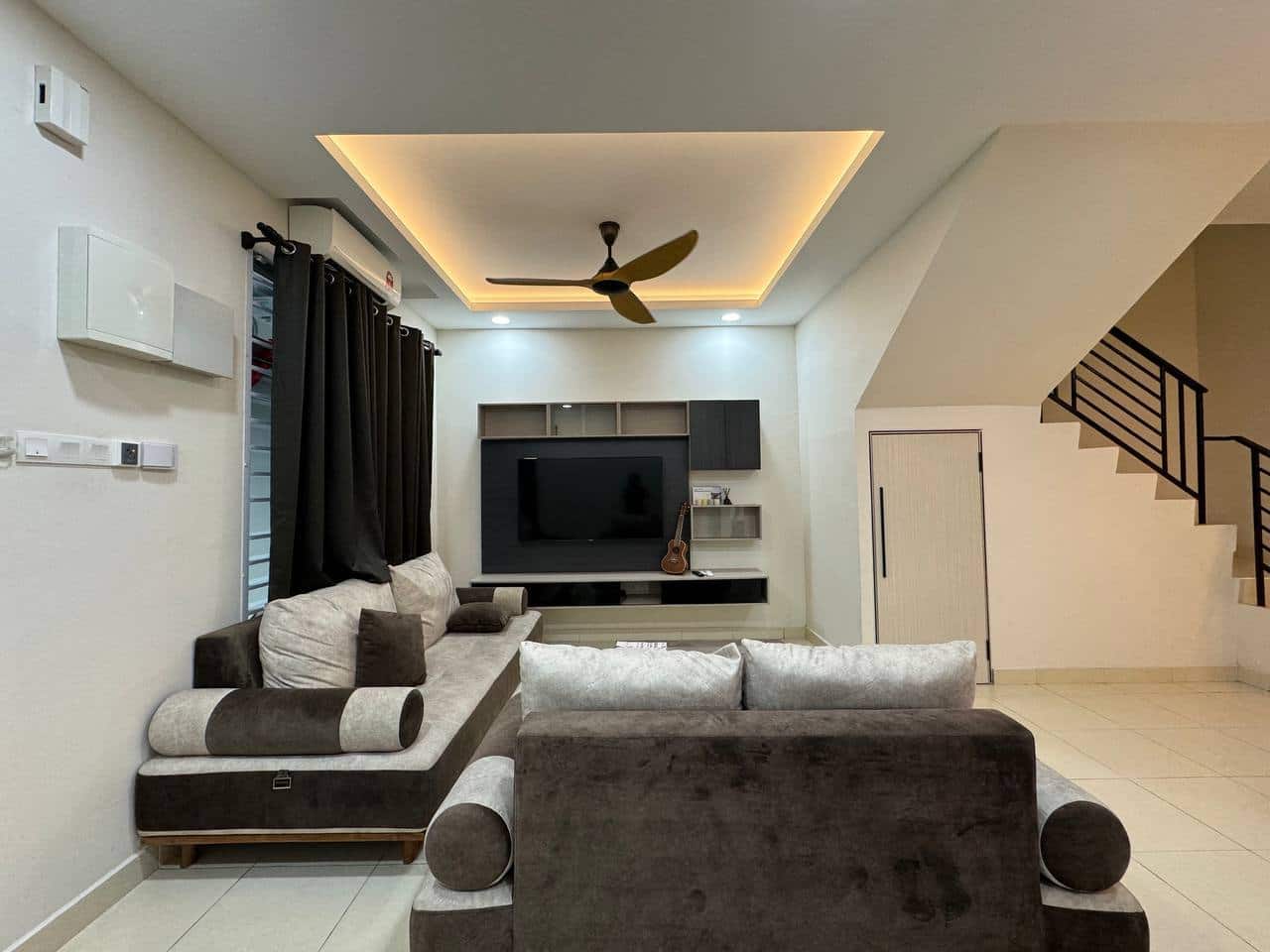 2.5 Storey Terrace Jalan Scientex Jaya 2x