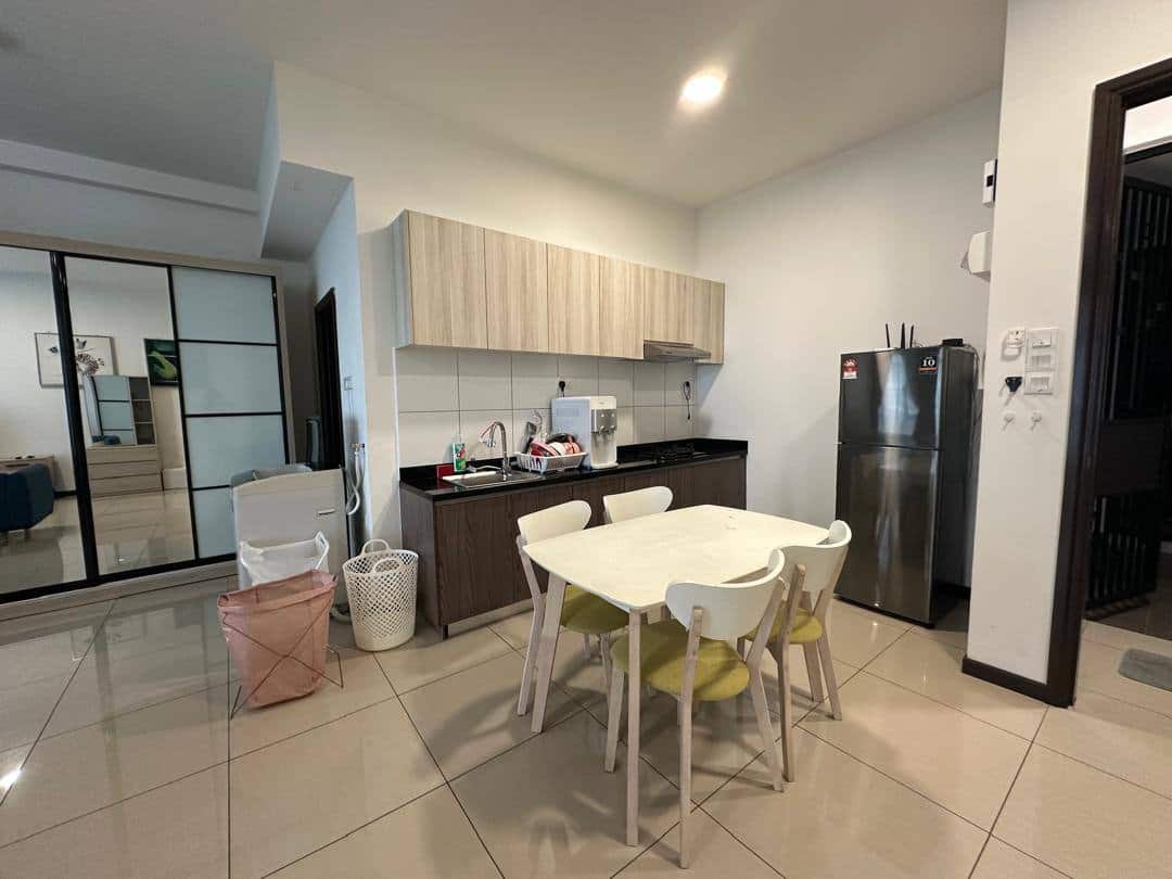 Studio Molek Regency 4