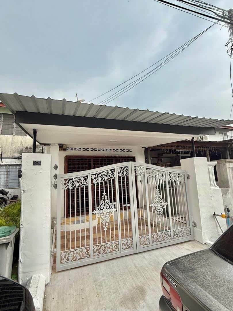 Double Storey low cost Taman Putri Fasa 6 4