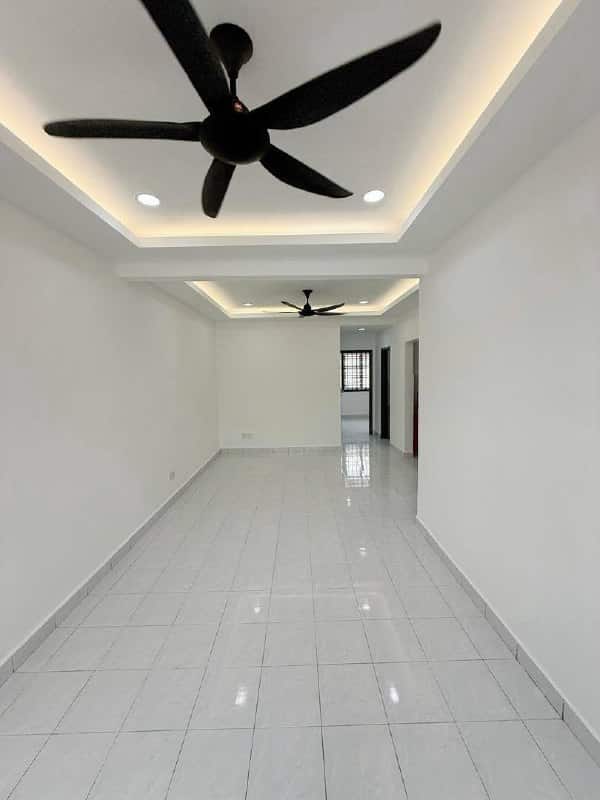 Double Storey Terrace House Taman Molek 2