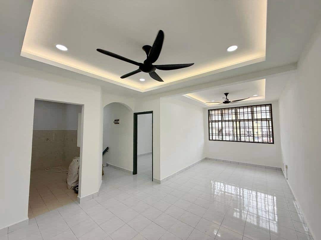 Double Storey Terrace House Taman Molek 4
