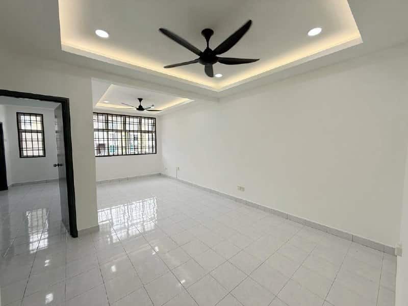 Double Storey Terrace House Taman Molek 3