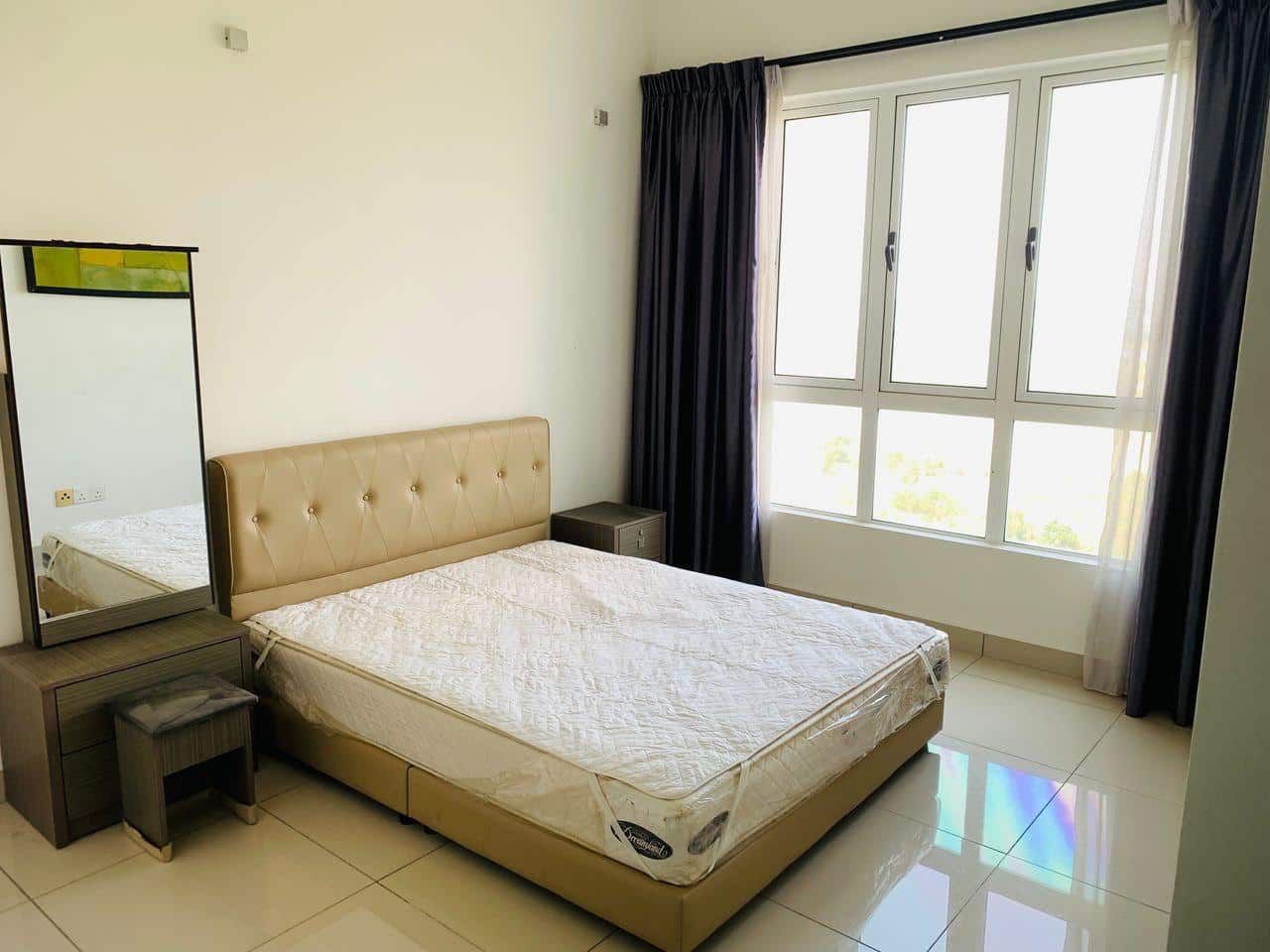 Condo Danga Bay 5