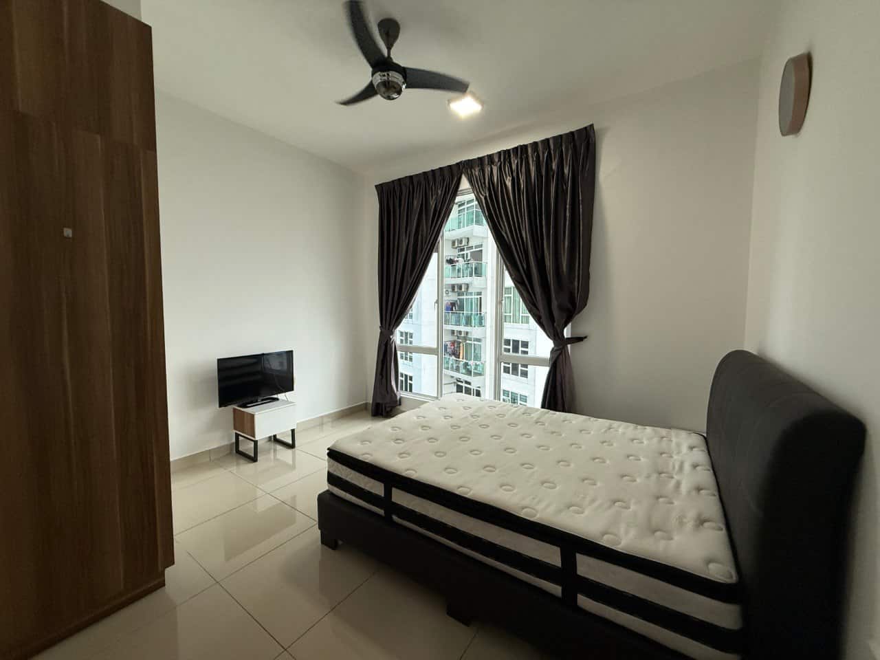 Condominium Larkin 4