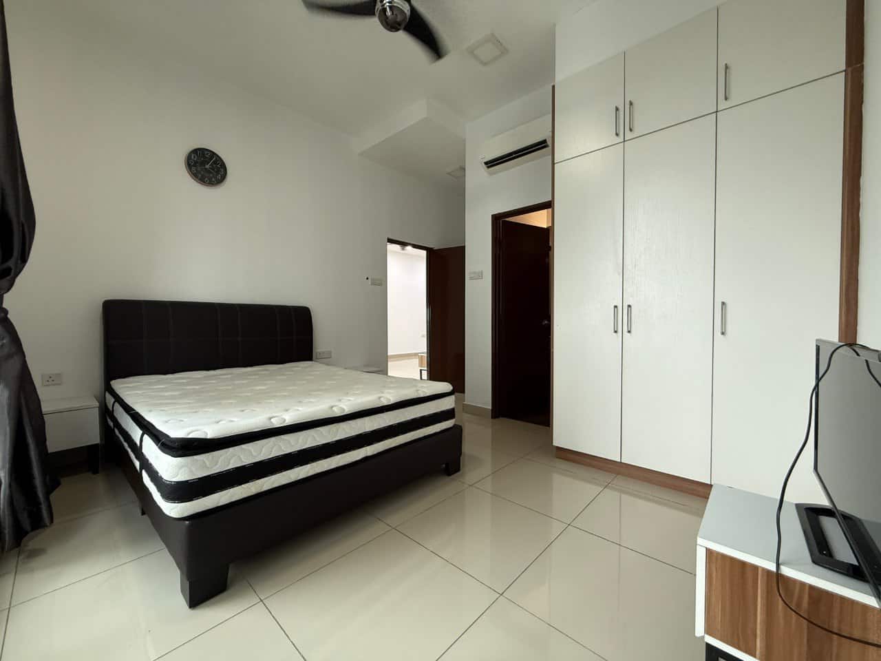 Condominium Larkin 6