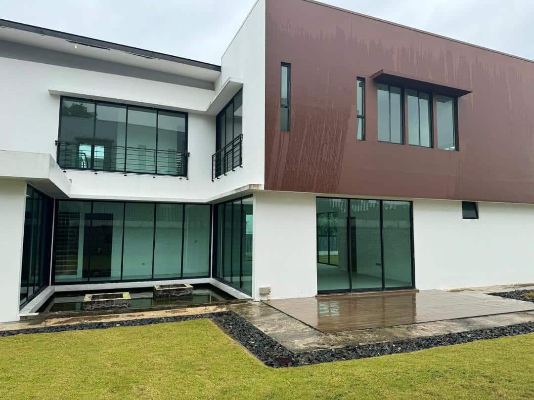 Double Storey Bungalow Dato Onn Perjiranan 2