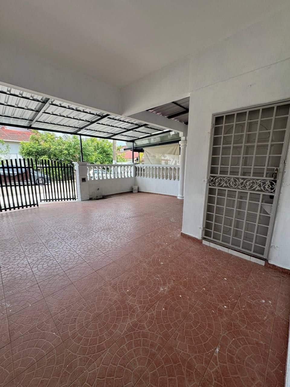 Single storey terrace Jalan Santalia 1 3