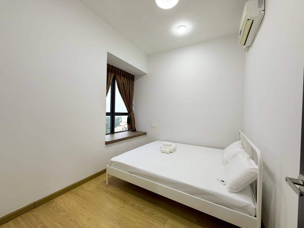Condo Royal Strand Country Garden Danga Bay 6