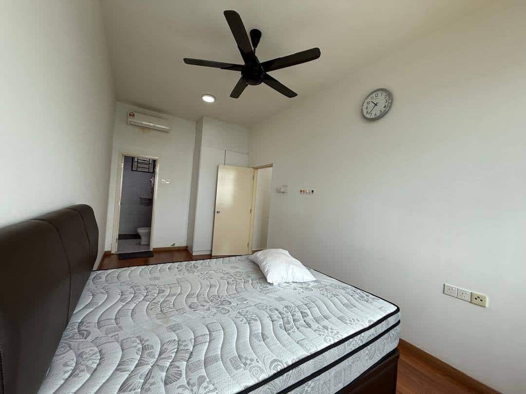 Condominium Nusa Heights 8