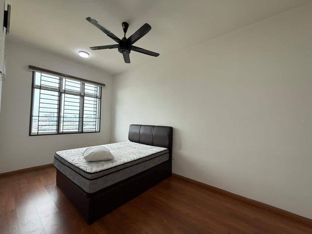 Condominium Nusa Heights 4