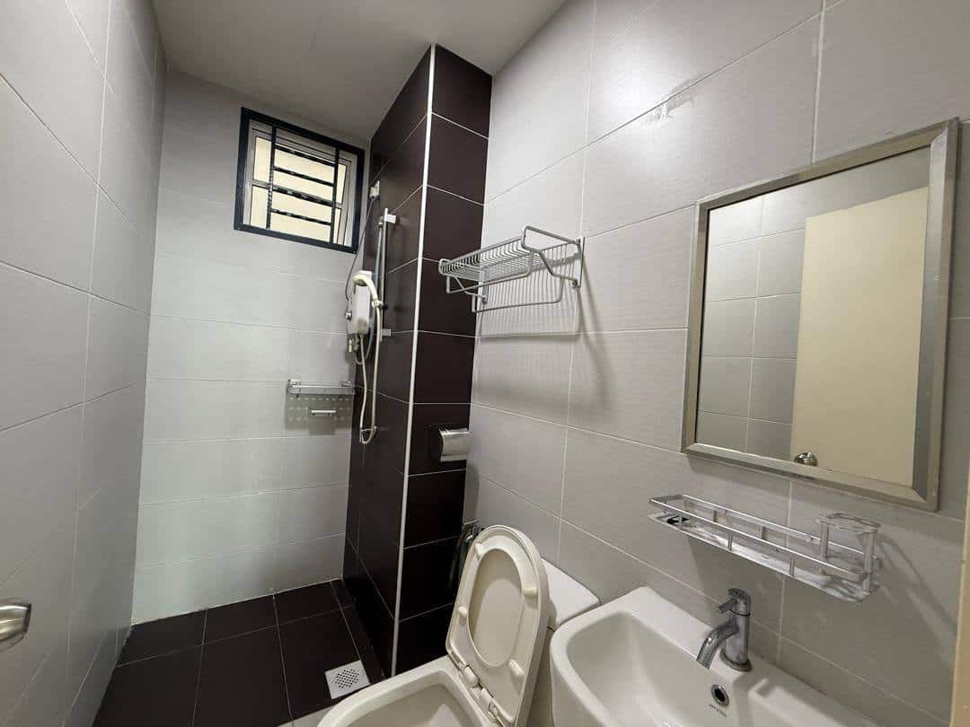 Condominium Nusa Heights 11
