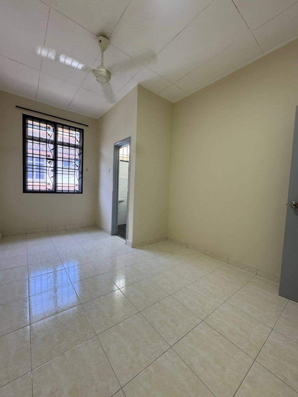 Double Storey Terrace End Lot Taman Universiti 3