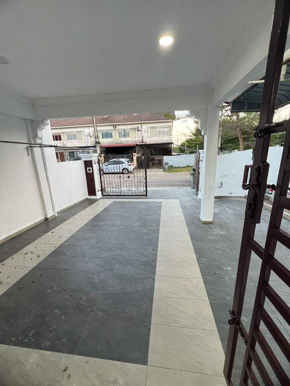 Double Storey Low Cost Corner Lot Taman Scientex