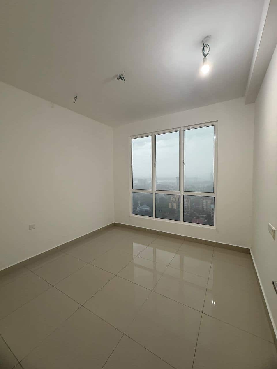 Condo Trellis Residence MBW 4