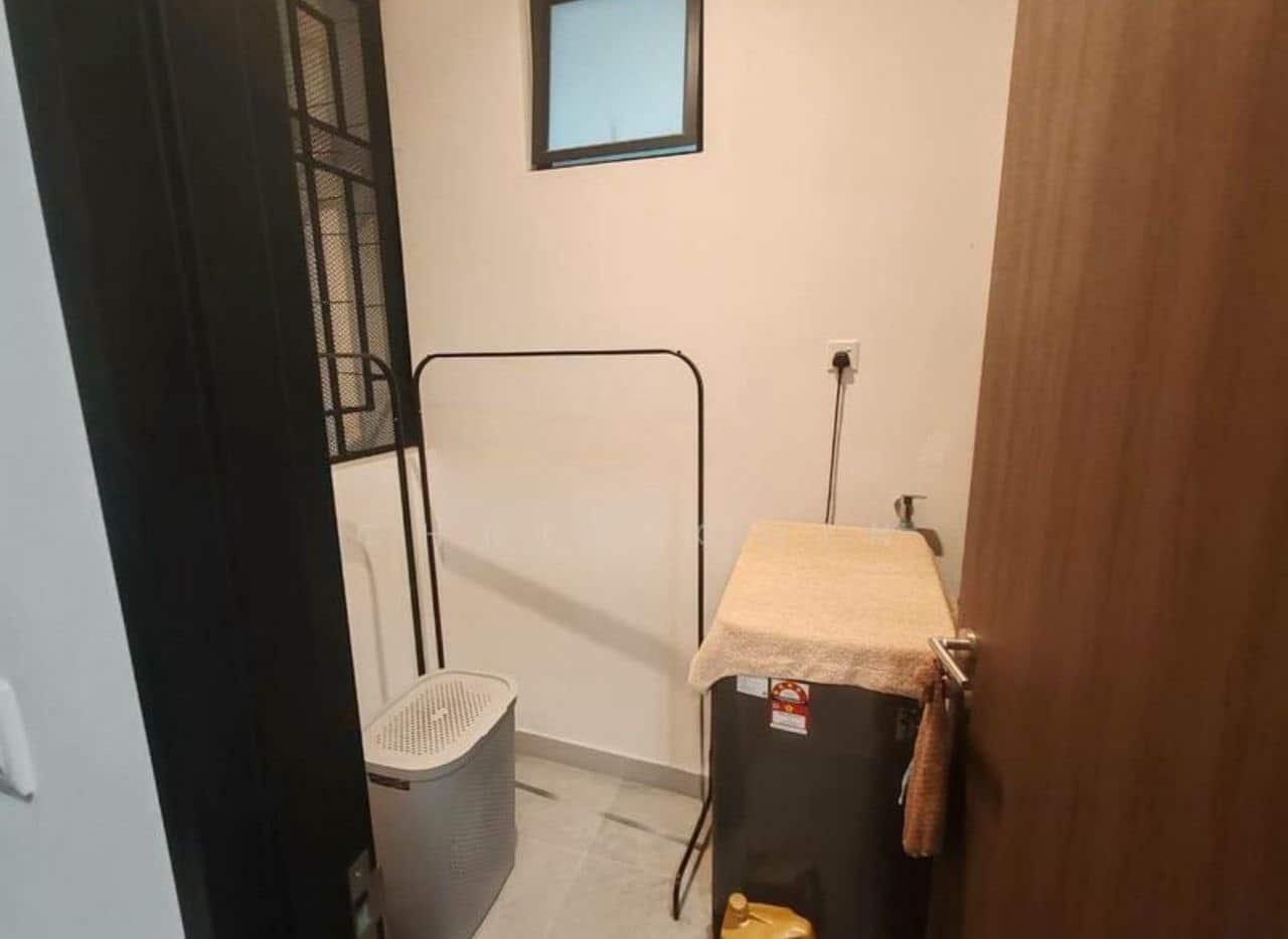 Condo 8